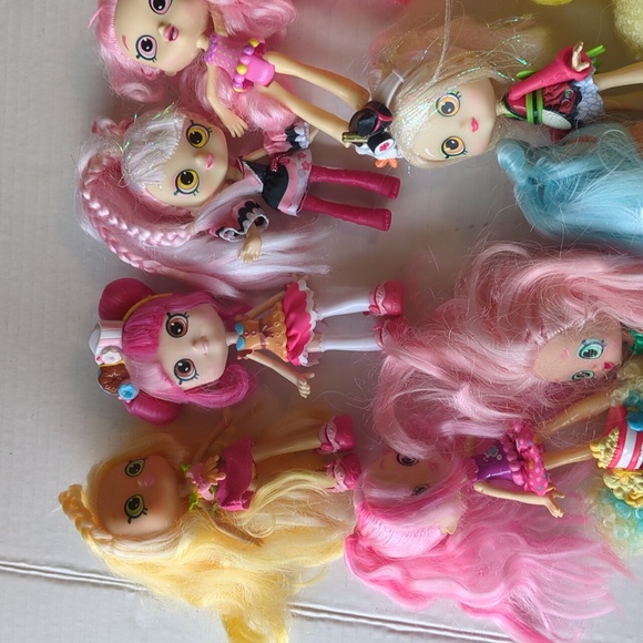 Shopkins dolls include Bags Set - Picture 2 of 8